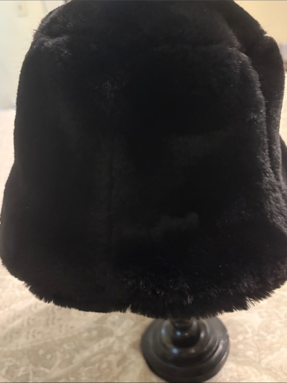 David and Young Faux Fur Hat - Like New
